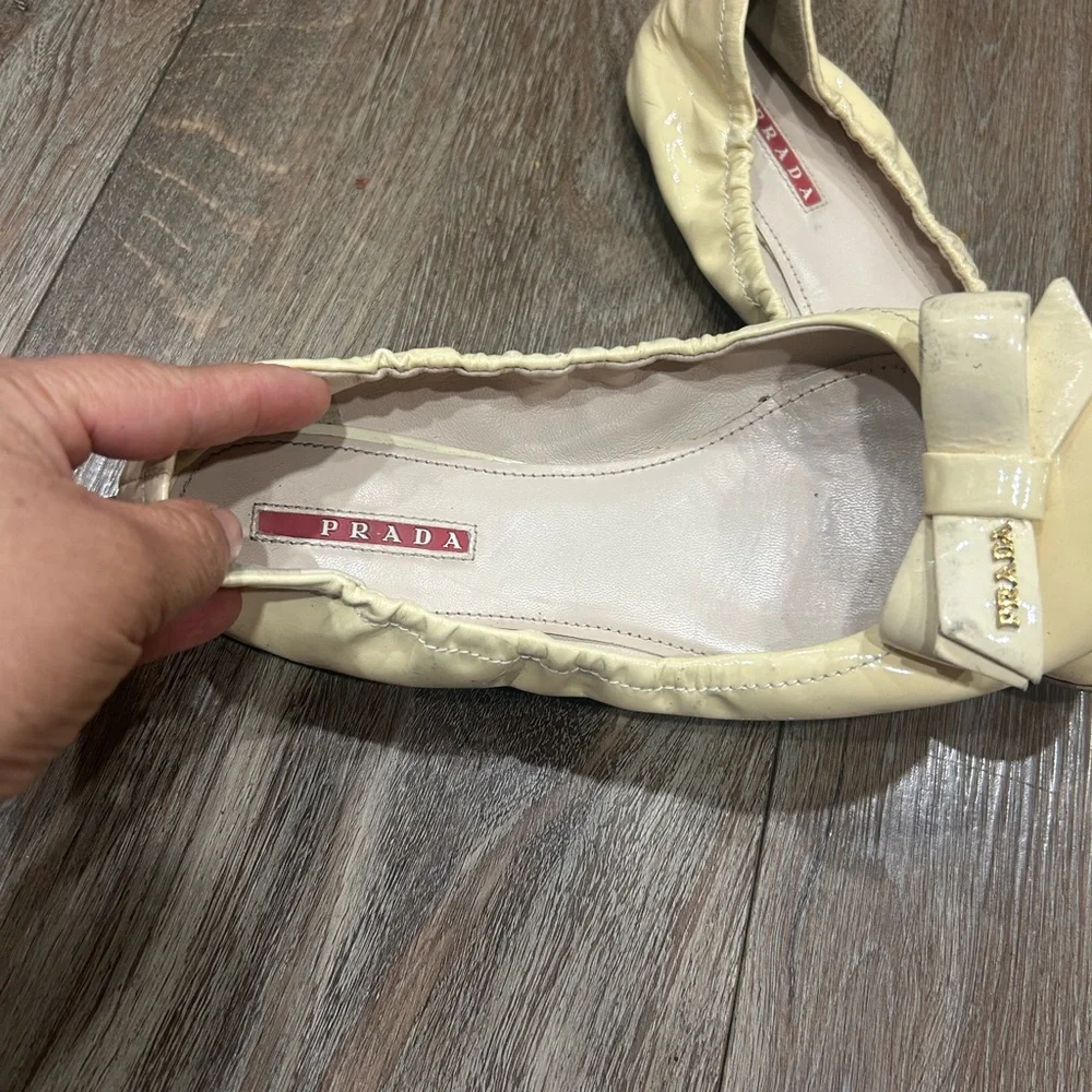 Prada Cream Patent Leather Bow Flats - Picture 3 of 5